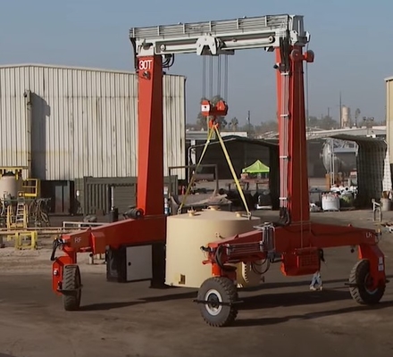 Cần trục di động tùy chỉnh Công suất 25-100t Chiều cao nâng 6 ~ 35m